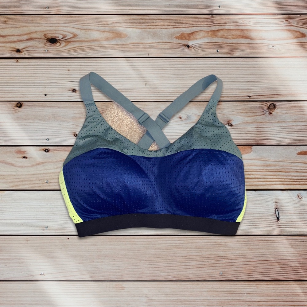 Victoria’s Secret Medium Support Sports Bra